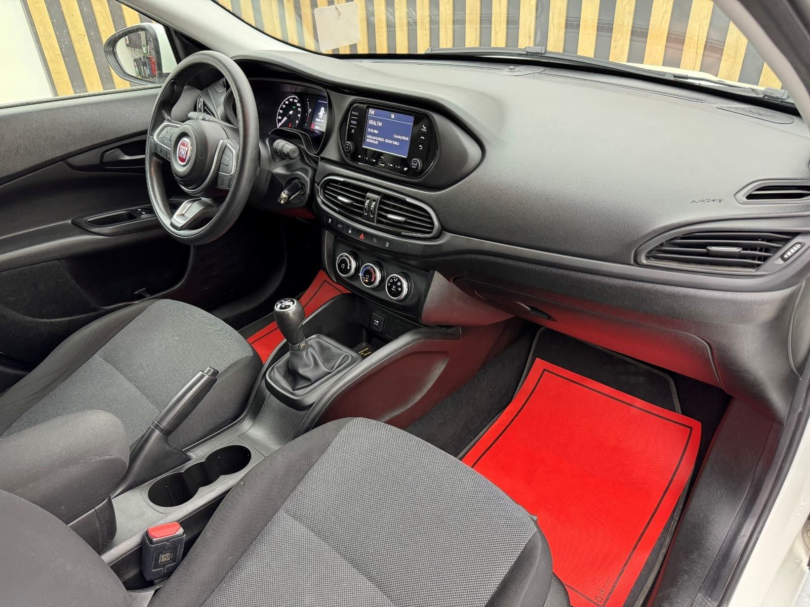 Araç görseli 15 - küçük resim 15